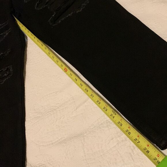 Refuge denim mom classic high-rise. Distressed - Picture 5 of 7